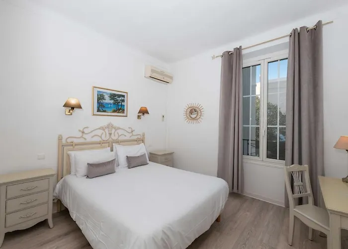 酒店 币奥酒店 - 昂蒂布海角 4*