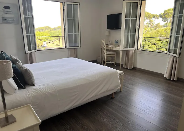 币奥酒店 - 昂蒂布海角 4*